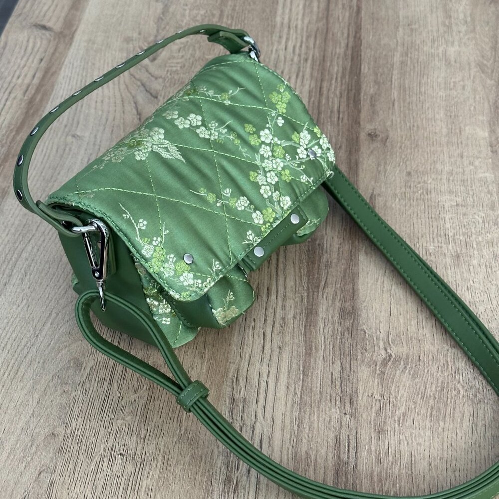 Núnoo Honey Flower Green Silk Crossbody Bag